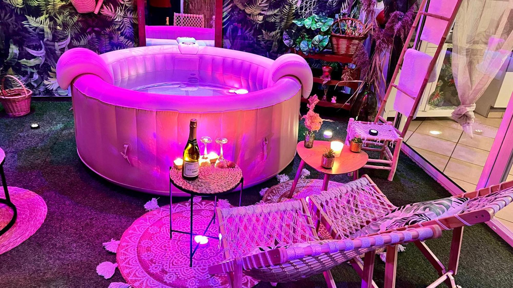 Un Mirage Tropical En Bord De Loire, Love Et Detente Saint-Clément-des-Levées 外观 照片